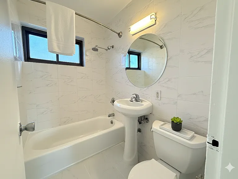 3031 Edwin Ave #5C — Photo 9