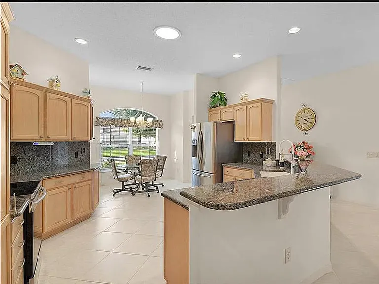 1589 Belton Pl — Photo 11