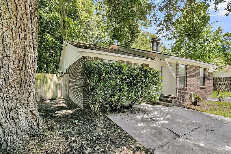 2 bed, 2.0 bath, 1035 sqft, $1,600 — Photo 2