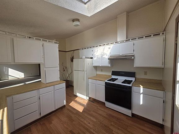 4th image of 232 Arapahoe Road