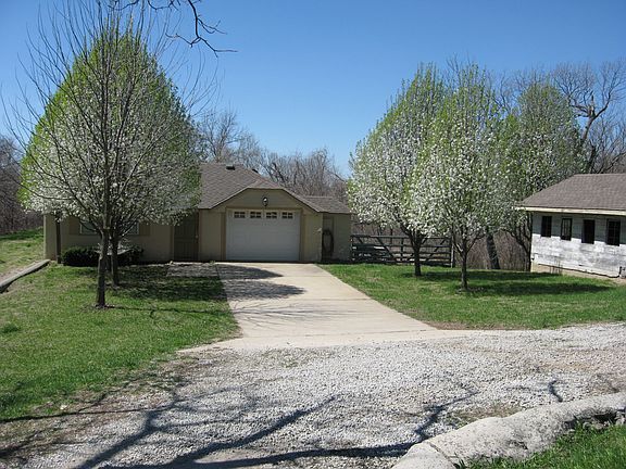 3rd image of 316 S 82nd St
