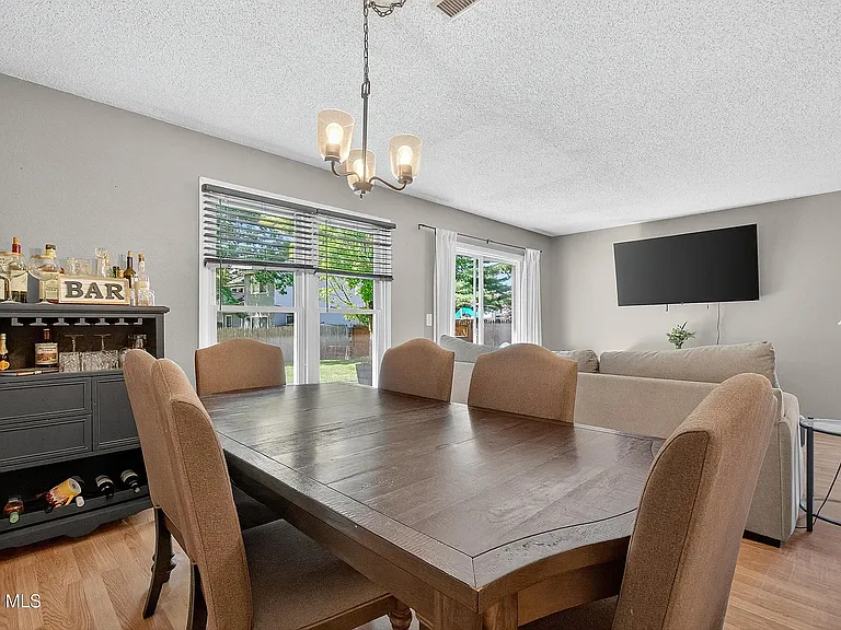25 Westchester Dr — Photo 4