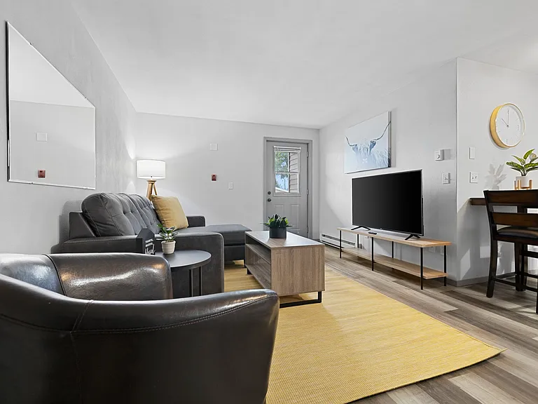 1005 S Lake St #G — Photo 6