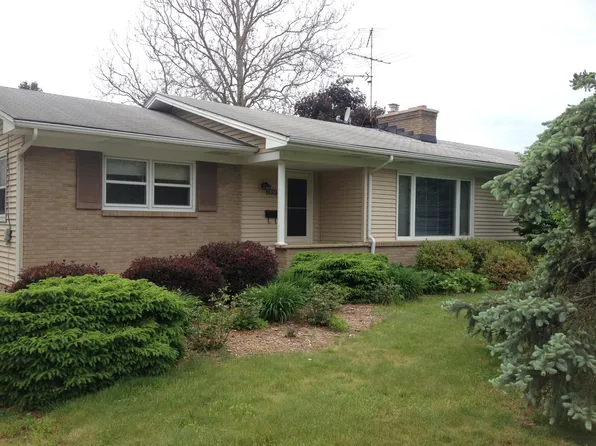 6031 Kuttshill Dr NE, Rockford, MI 49341
