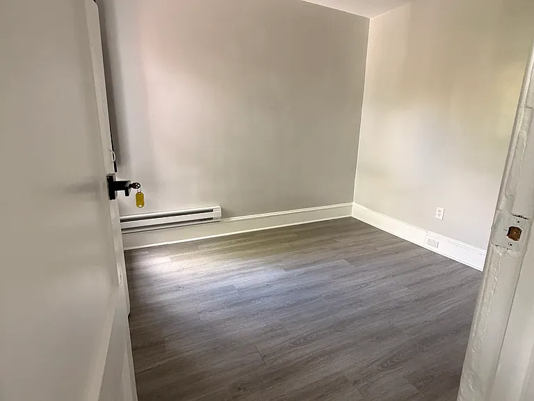 1317 W Jerome St #2 — Photo 4