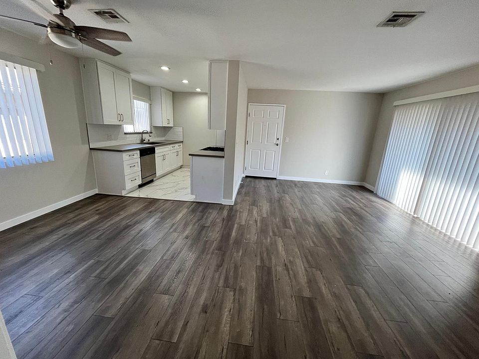 Open concept living & dining space
