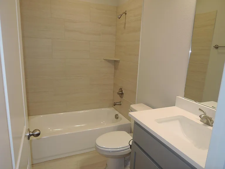 708 Newberry Ln — Photo 13