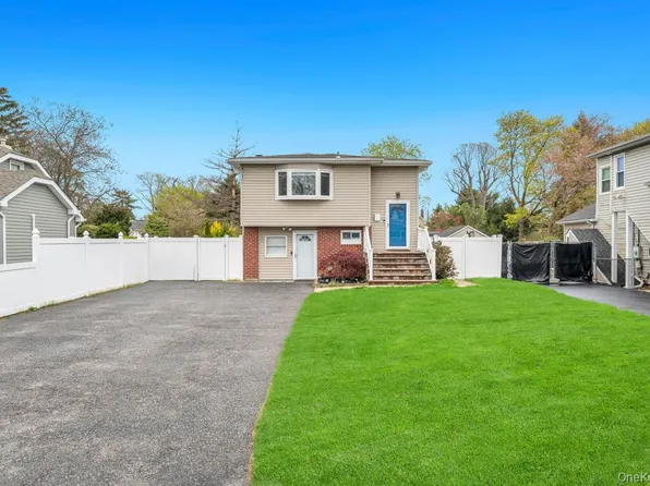 1391 N Windsor Avenue, Bay Shore, NY 11706