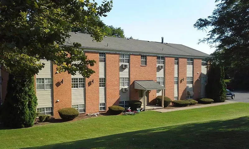 Holcomb Village Apartments