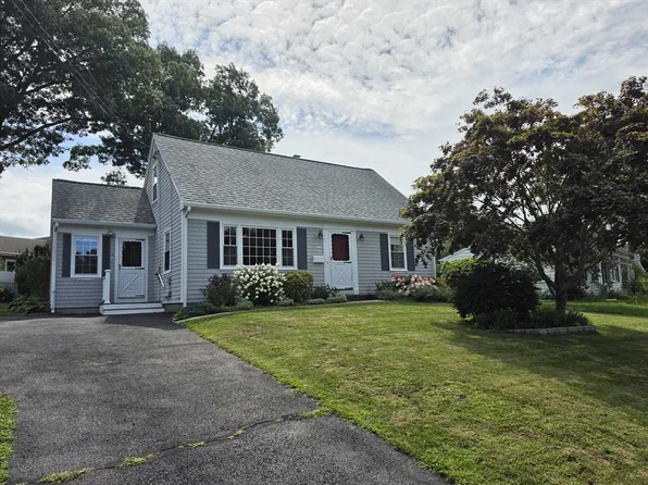 36 Ridgewood Rd, New Bedford, MA 02745