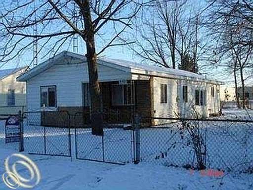 1st image of 3270 Alpena St
