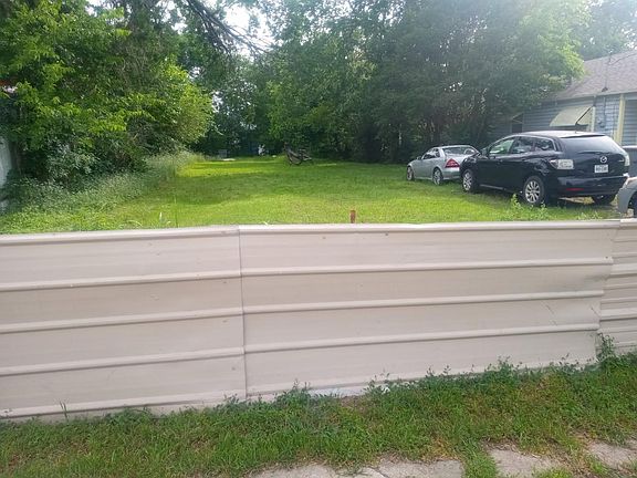 2nd image of 1439 S Fitzhugh Ave