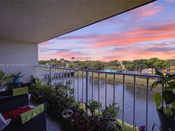 7787 SW 86th St APT E-409, Miami, FL 33143