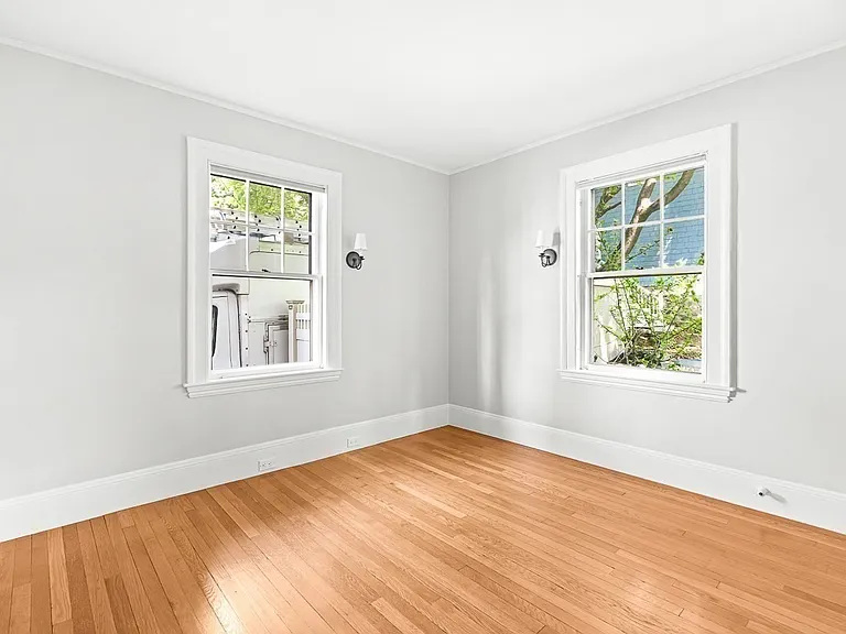 303 Washington St #1 — Photo 10