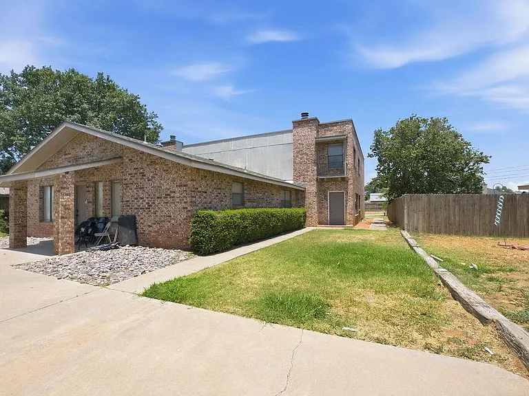 422 W Pecan Ave #C — Photo 25