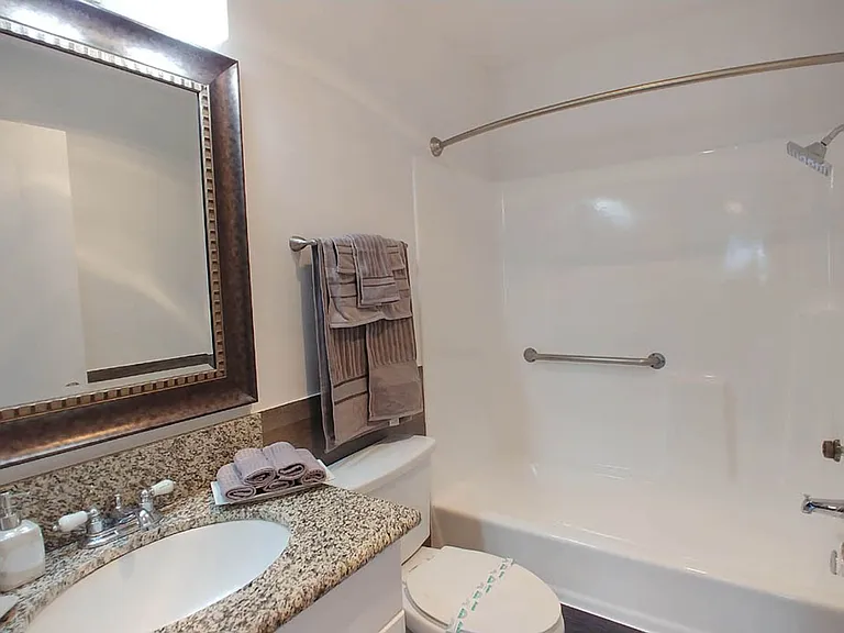 Villa De Adel Apts — Photo 184