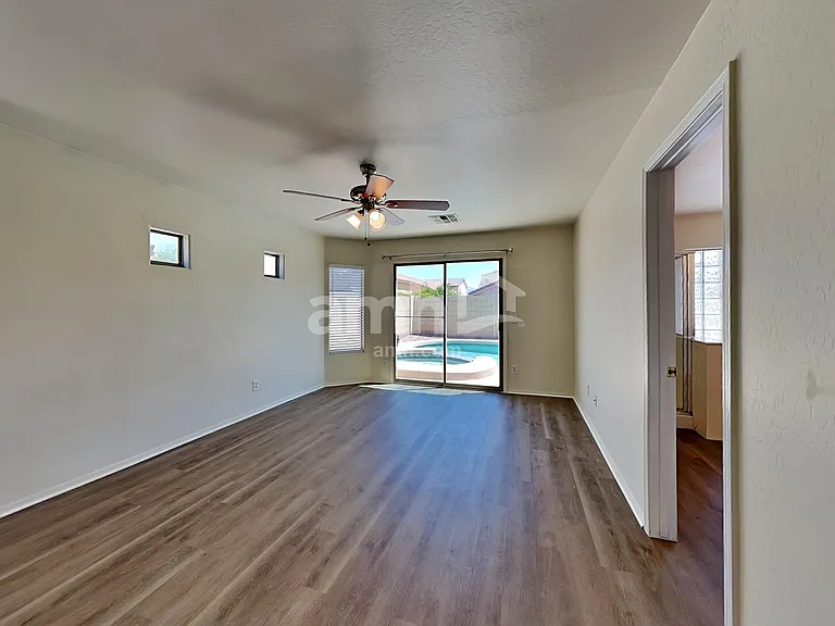 11837 W Flanagan St — Photo 7