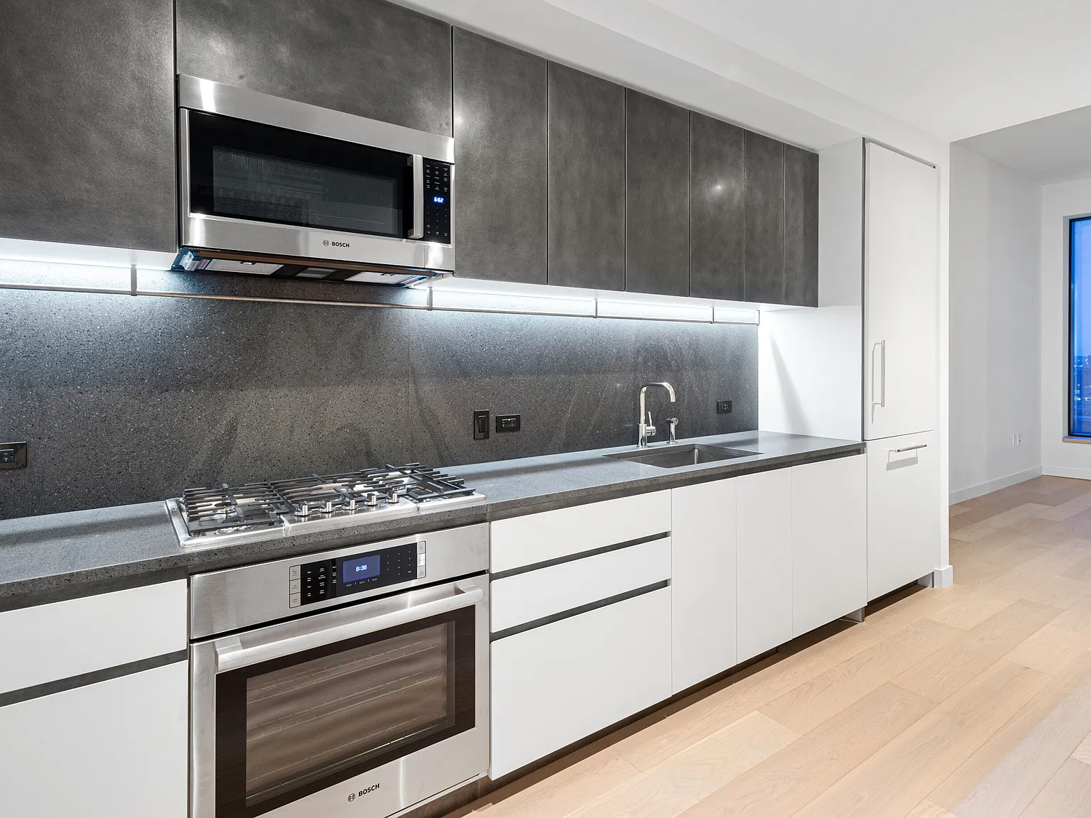 11 Hoyt Street — Photo 1