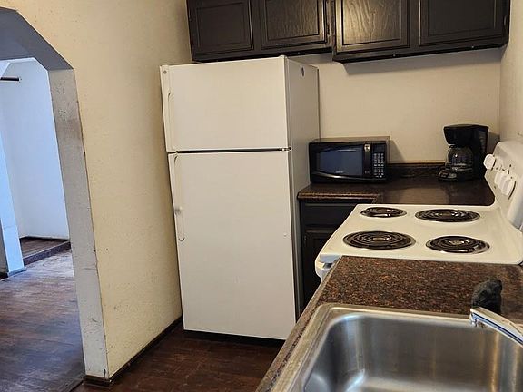 5th image of 715 Utica Ave