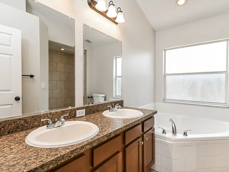 10832 Rushwood Way — Photo 14
