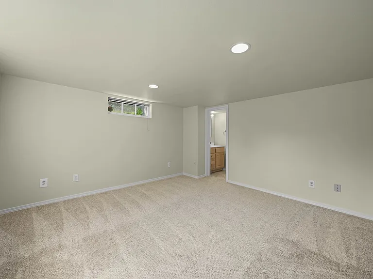 4810 N 25th St — Photo 35