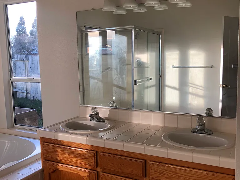 1600 Messina Dr — Photo 9