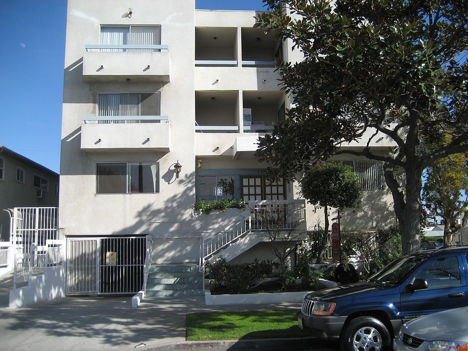 1st image of 1226 S Shenandoah St APT 301