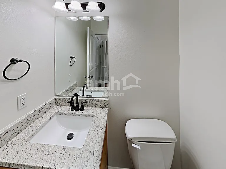 7506 N Addison Ave — Photo 7