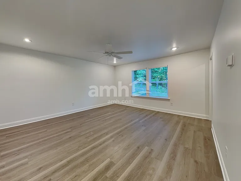 910 Carnelian Ln — Photo 10