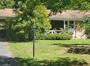 15005 Snowden Dr, Silver Spring, MD 20905