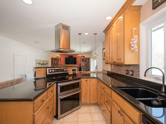 5th image of 11092 Southbrook Dr