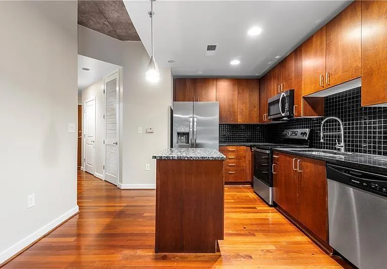 250 Pharr Rd #308 — Photo 2