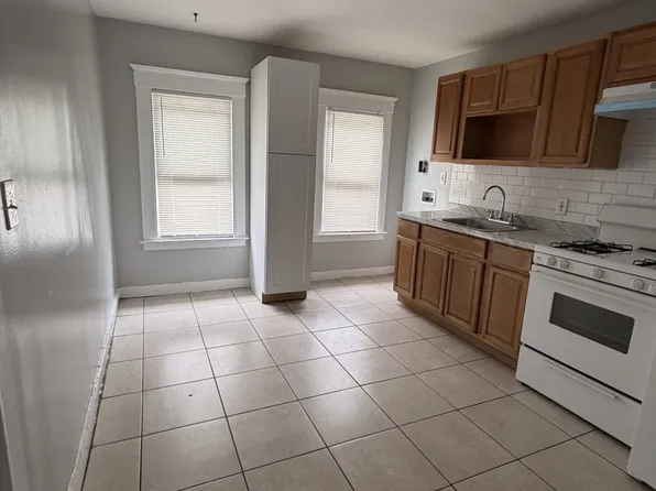 375 Norton St #3, New Haven, CT 06511