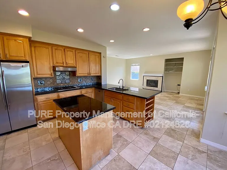 1341 E J St E — Photo 4