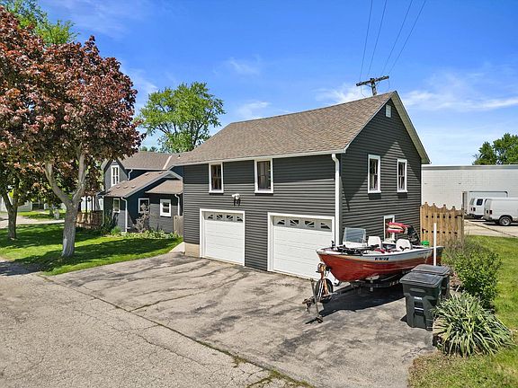 3rd image of 520 Freeman STREET