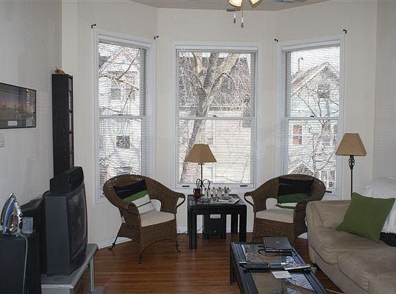 3rd image of 3125 N Paulina St APT 2R
