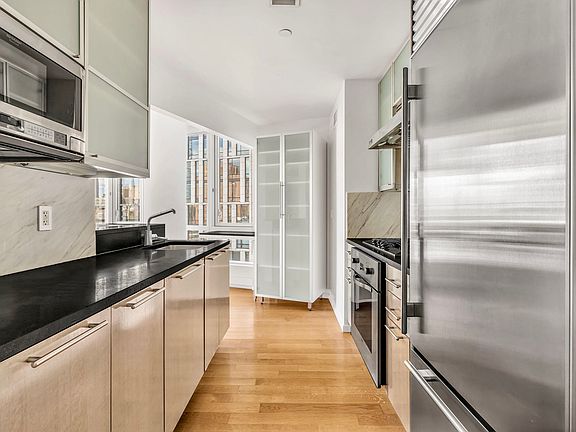 5th image of 200 Chambers St APT 16G