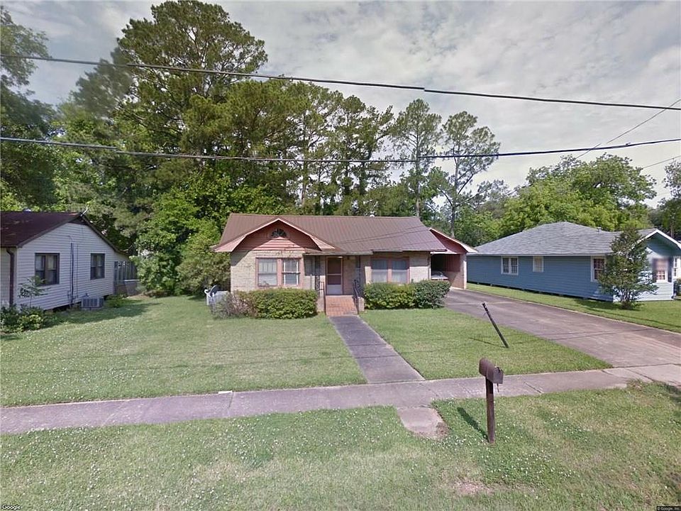 1st image of 104 S Marshall Blvd