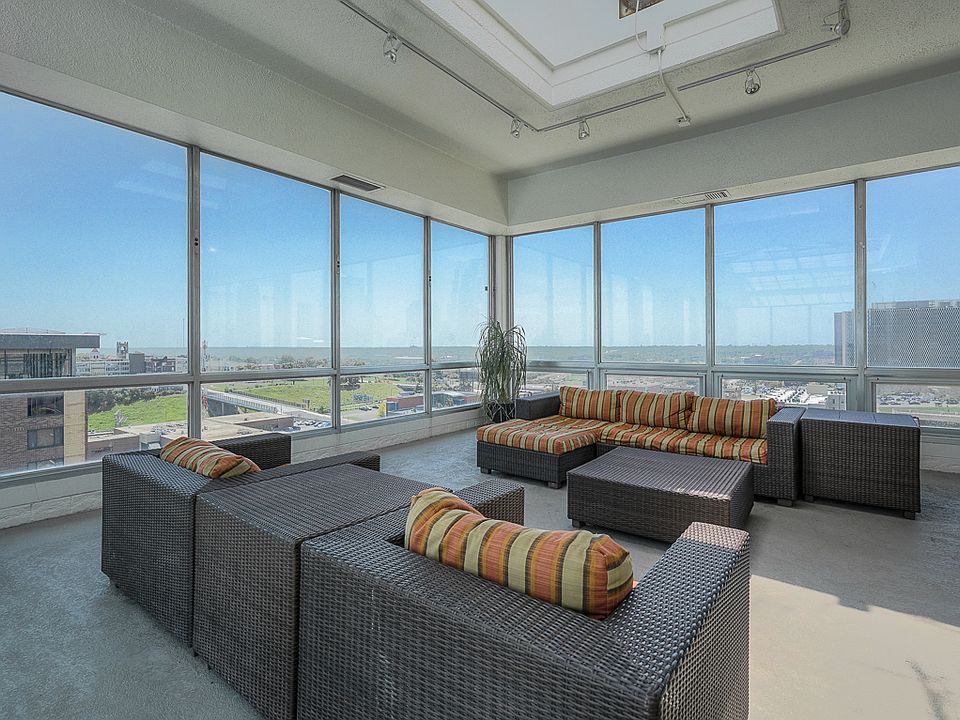 1st image of 600 E 8th St APT 2Q