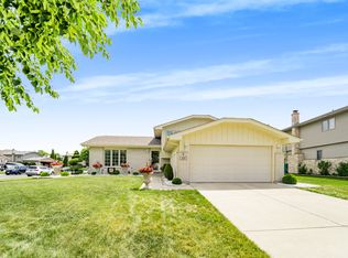 295 Heritage Pkwy, Romeoville, IL 60446