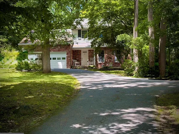 2371 Schaffer Rd, Pottstown, PA 19464