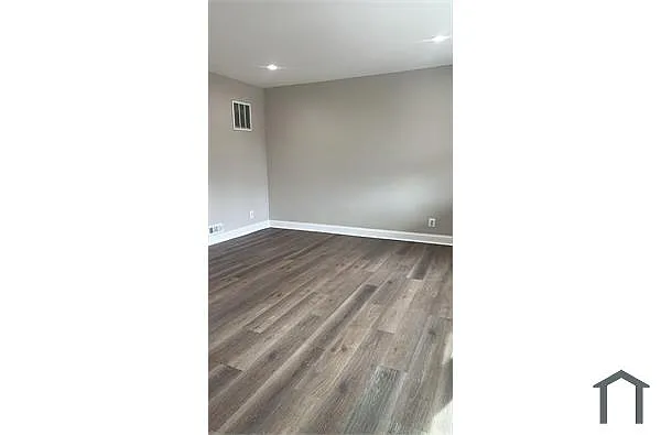 Building Photo - 1311 Kenhill Ave #1