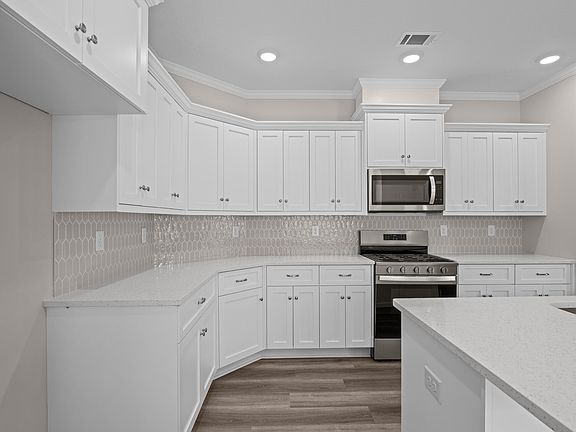5th image of 214 Dublin Loop
