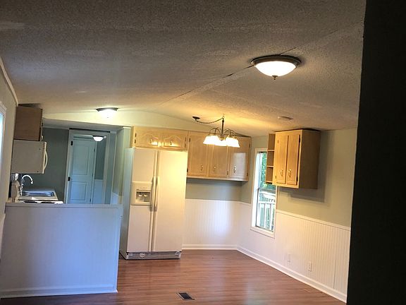 2nd image of 1711 Airborne St