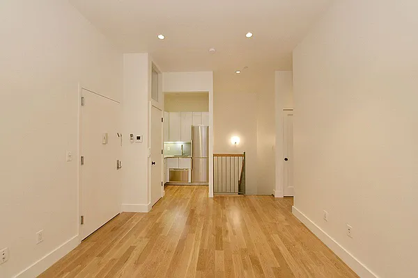 Rented by Weinstein Realty Group | media 16