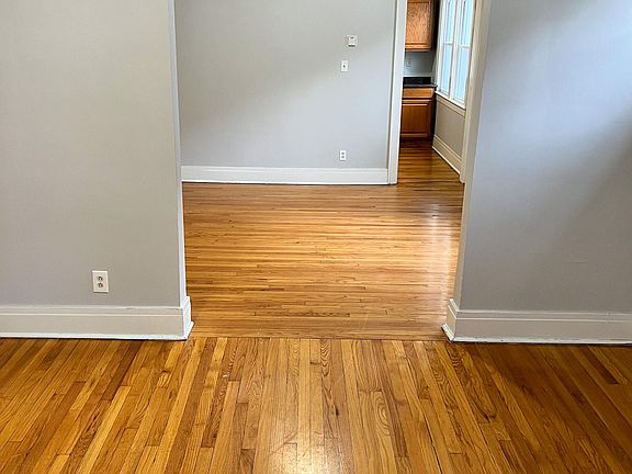 4th image of 228 Hubbell Ave #228