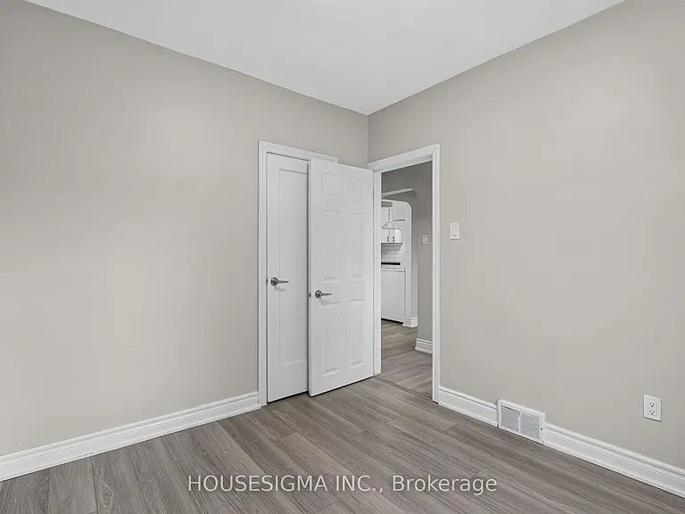 342 Carlton St — Photo 22