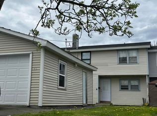33 Blue Hl W, Bangor, ME 04401