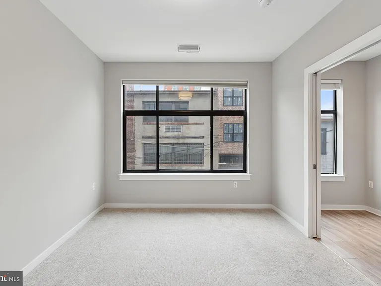 911 2nd St NE #207 — Photo 15