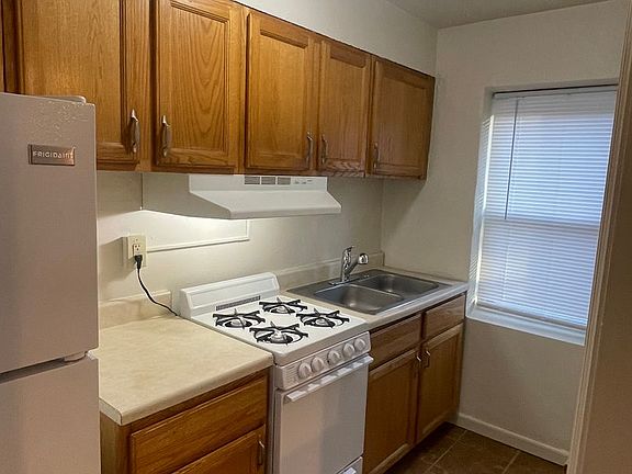 3rd image of 3421 Emerson Ave S #29-101
